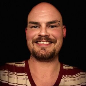 Meet your Posher, Dustin